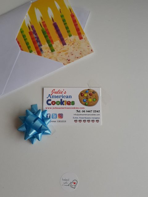 cookie cake gift box with card