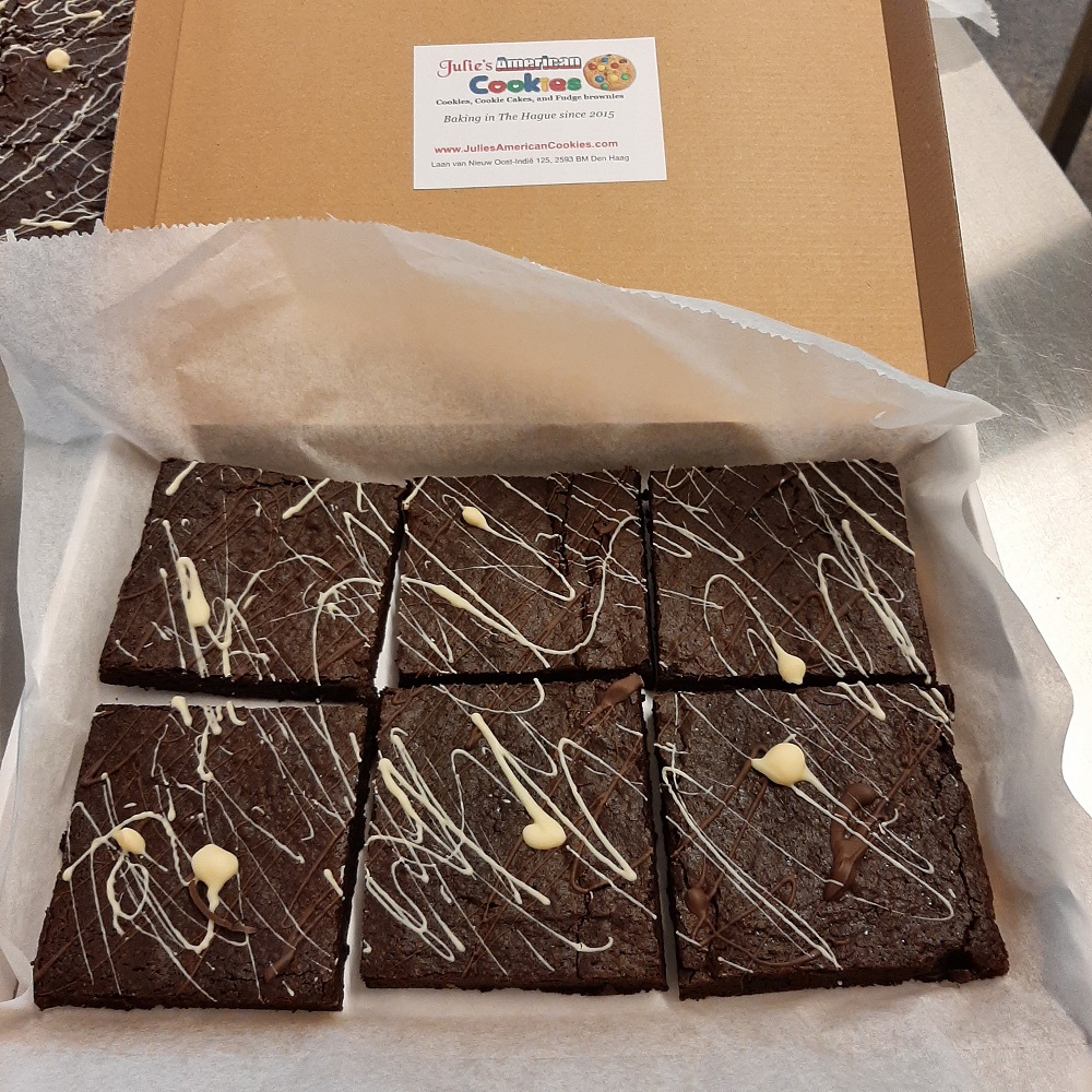 box of 6 chocolate brownies